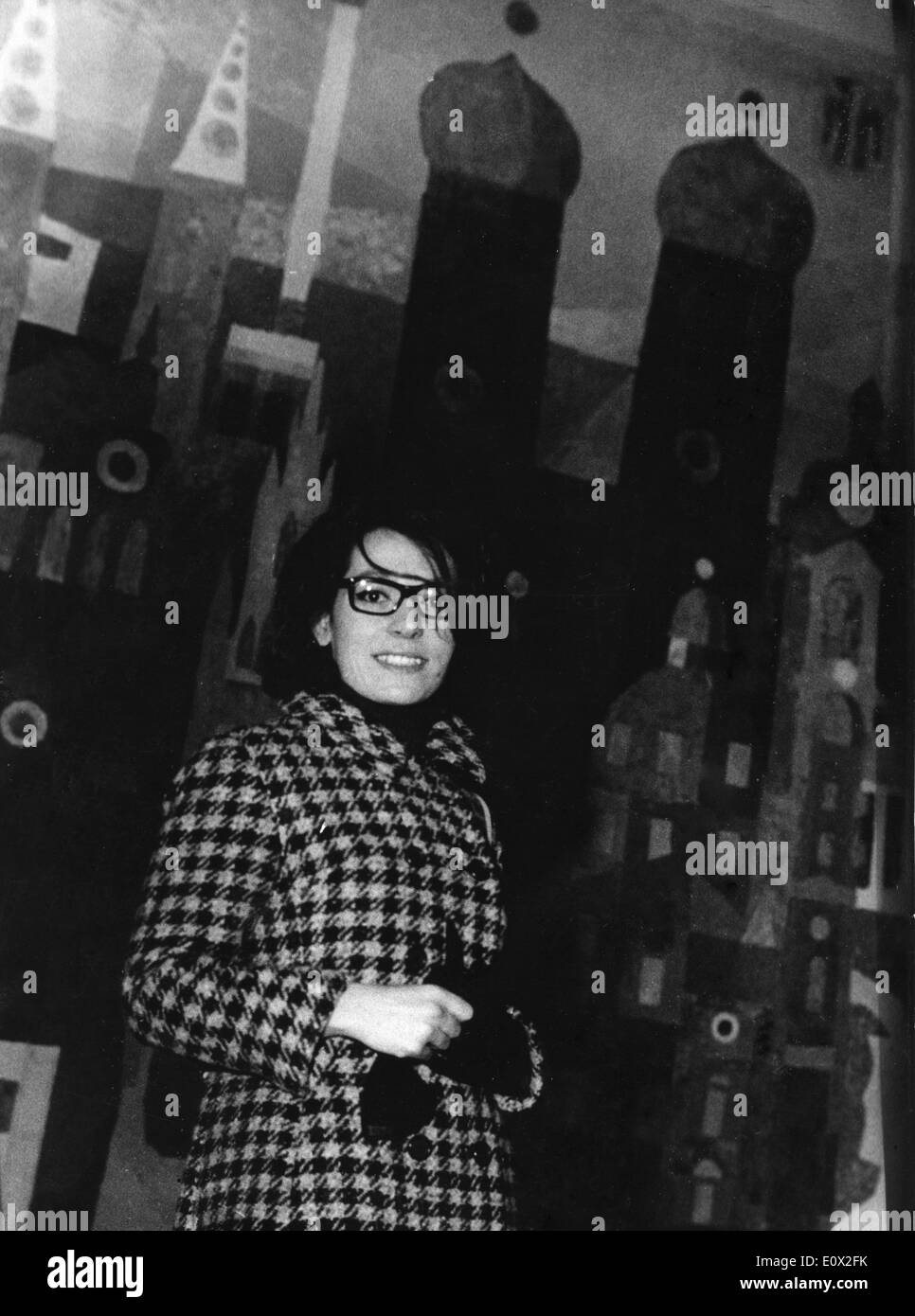 Dec. 31, 1964 - Munich, Germany - Singer NANA MOUSKOURI outside the Bayrischer Hotel. Stock Photo