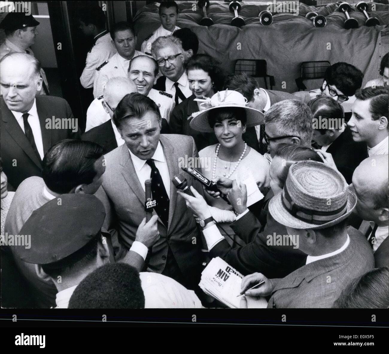 Jun. 06, 1965 - Mr. & Mrs. Richard Bruton arriving in New York on board of the Italian Live's Michelangelo which they boarded in Cowes. Stock Photo