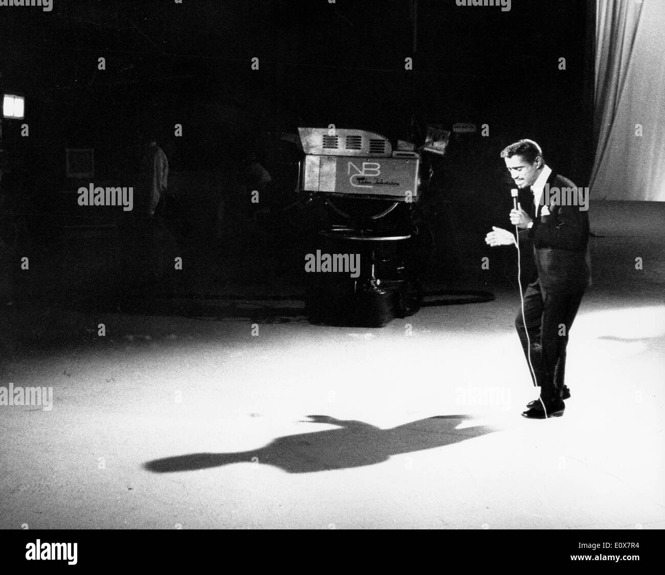 Sammy Davis Jr. on set of a television show Stock Photo