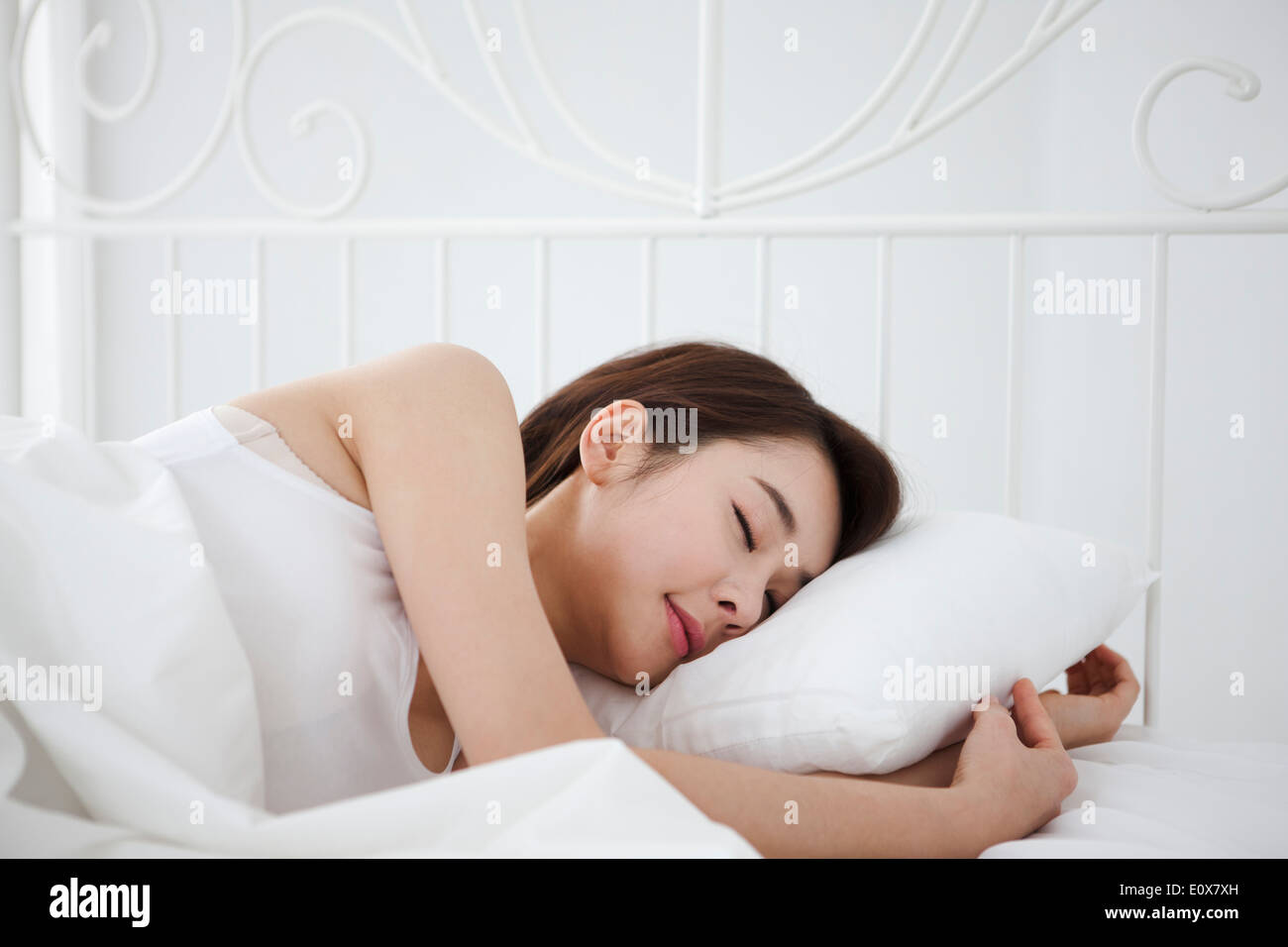 Sleeping sheets hires stock photography and images Alamy