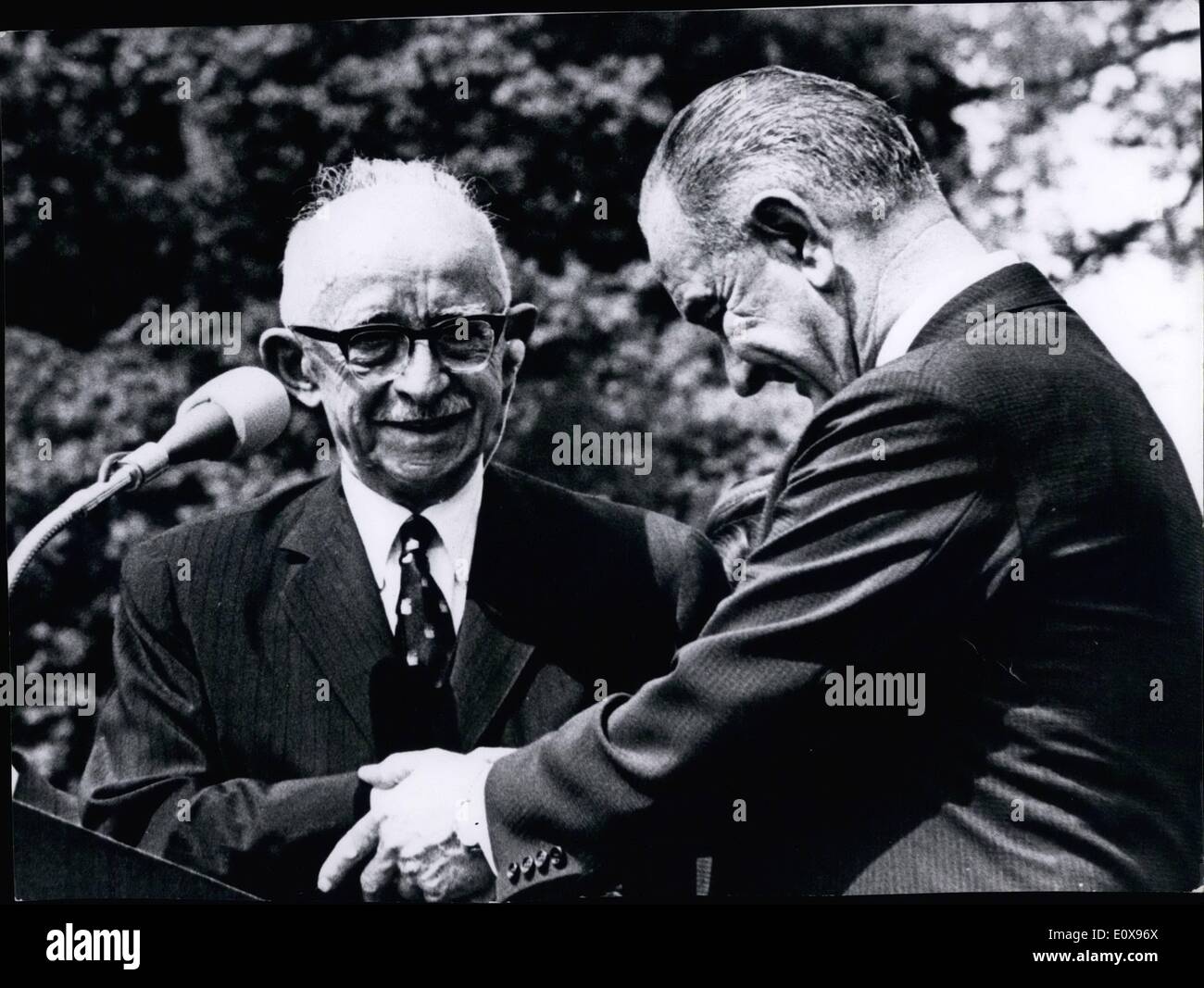 Oct. 10, 1965 - Ismet Inonu with President Johnson in Washington Ã¢â‚¬â€œ The oldest politician in Turkey, leader of the oldest Stock Photo