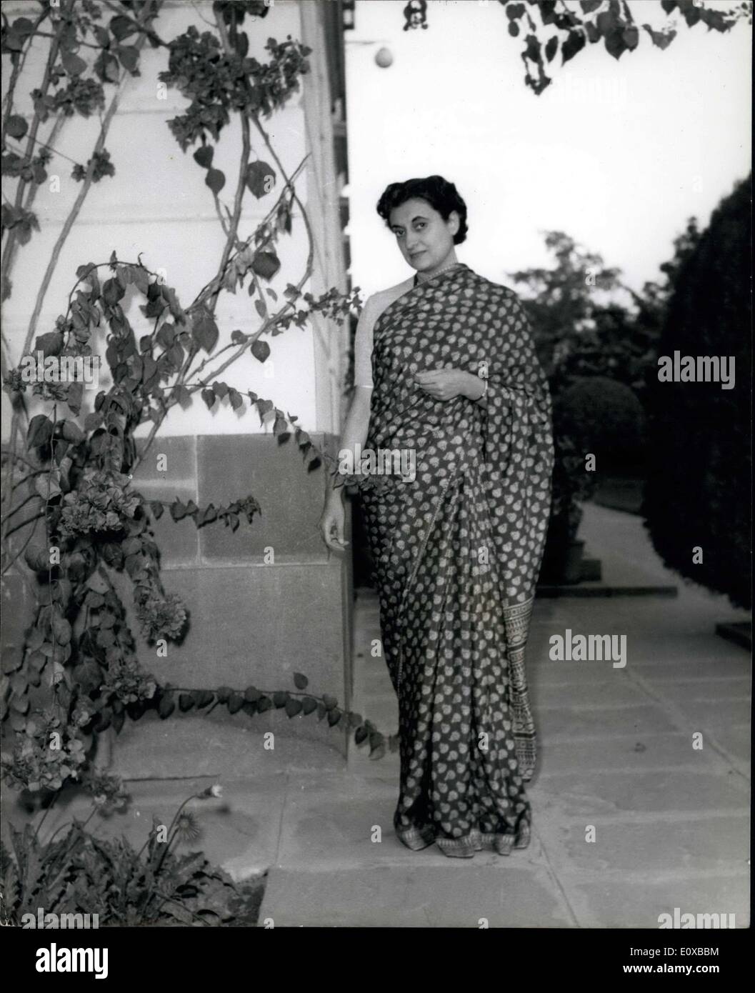 Indira gandhi 1966 hi-res stock photography and images - Alamy