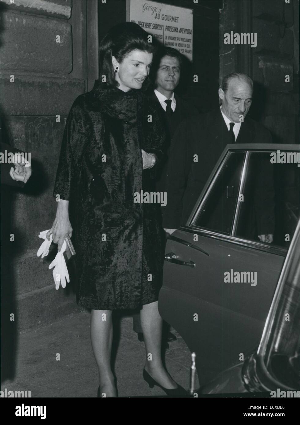 Feb. 02, 1966 - Jacqueline Kennedy, widow of the late president, about the end a brief Roman holiday went to ''George's Restaurant'' in Via Veneto this night. Photo shows Jacqueline Kennedy left the restaurant at 2 a.m. Stock Photo