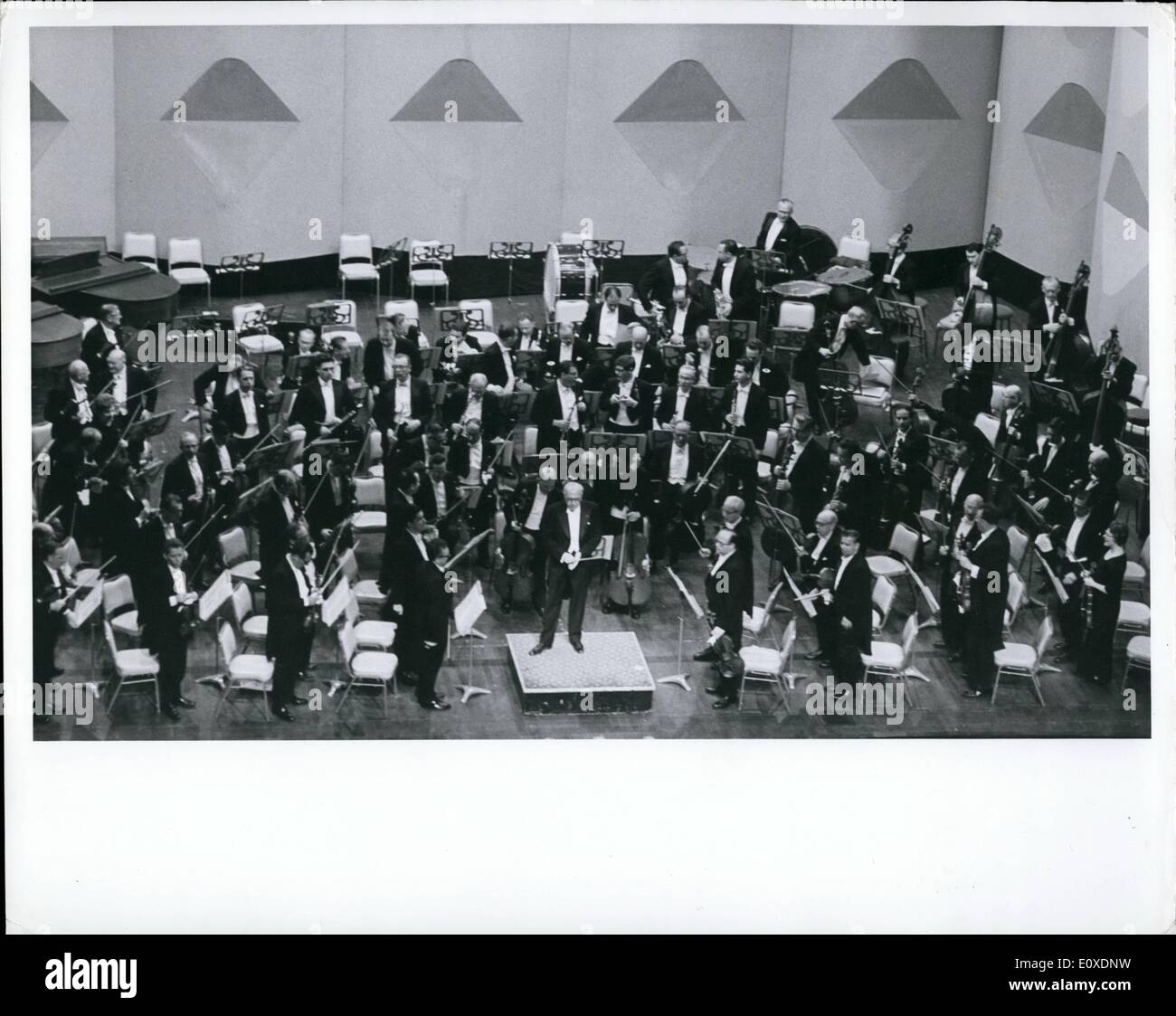 May 05, 1966 - George Szell: Conducting the Cleveland symphony orchestra at the San Diego Auditorium. Stock Photo