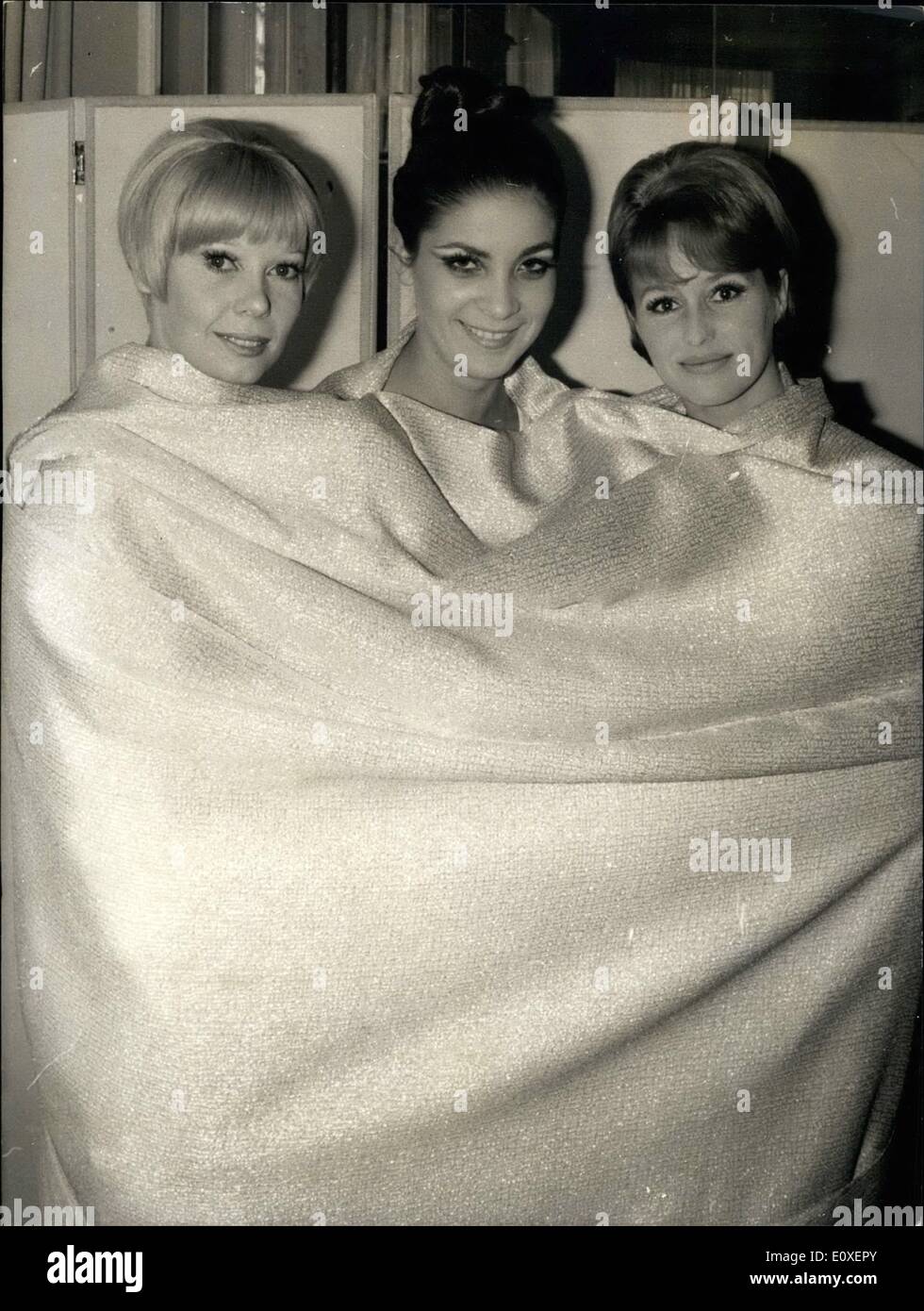 Three new mannequins hires stock photography and images Alamy