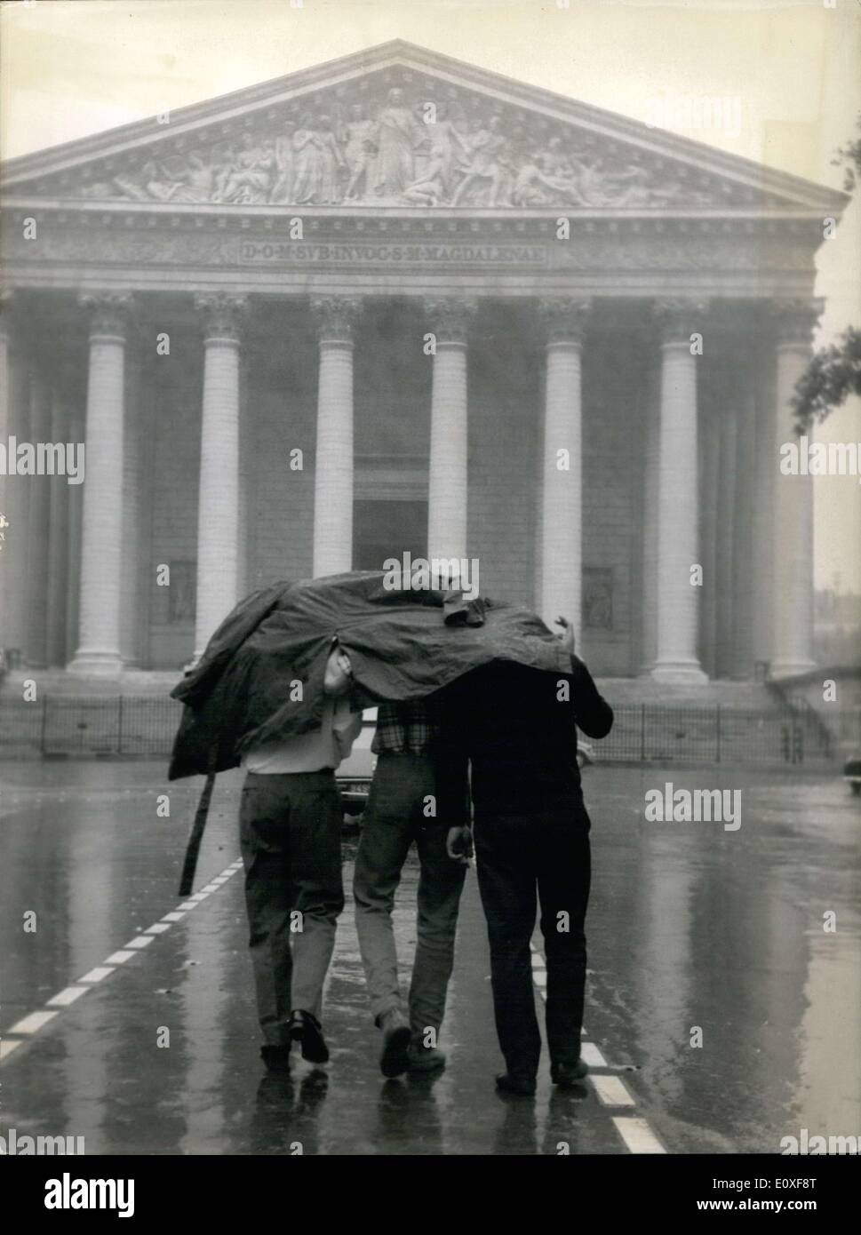 Rain coat historical hi-res stock photography and images - Alamy