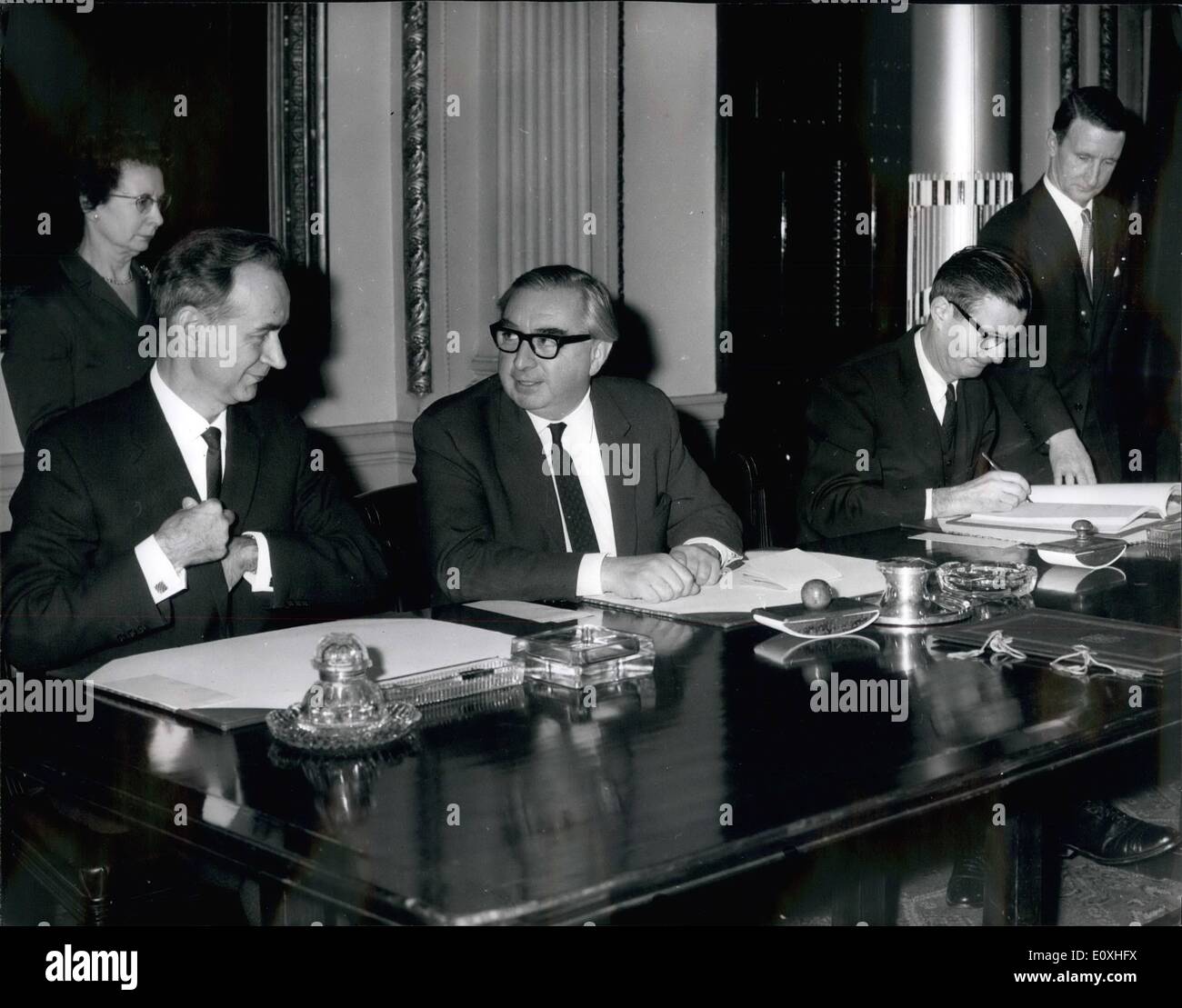 Outer space treaty 1967 hires stock photography and images Alamy