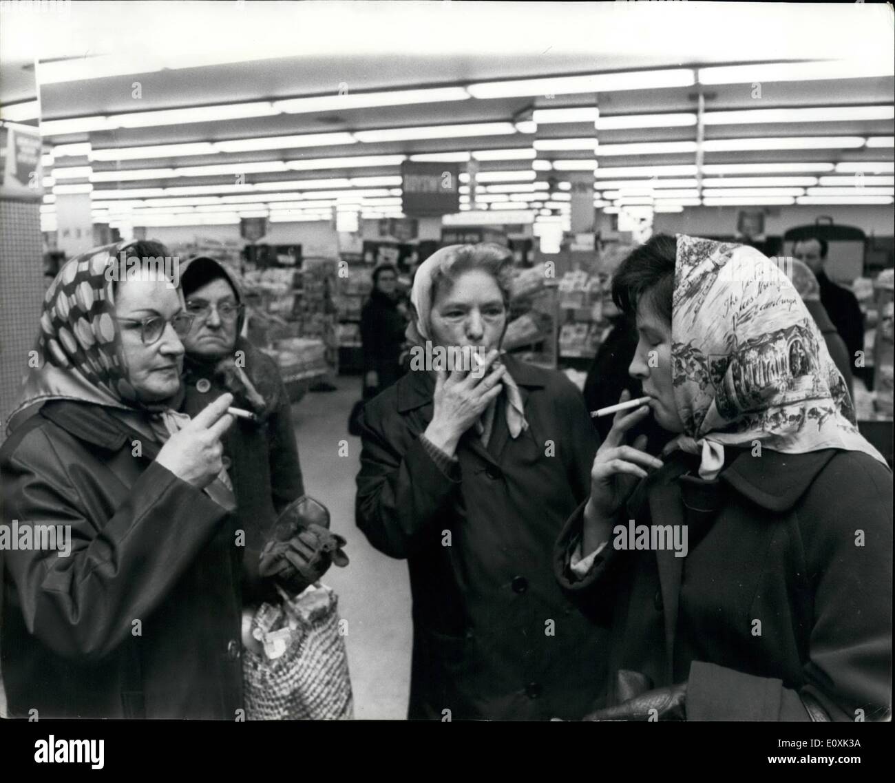 lettuce cigarettes Feb. 02, 1967 - Cigarettes Made From Lettuce On Sale In London:  Nicotine-free cigarettes, made from lettuce, went on sale today Stock Photo
