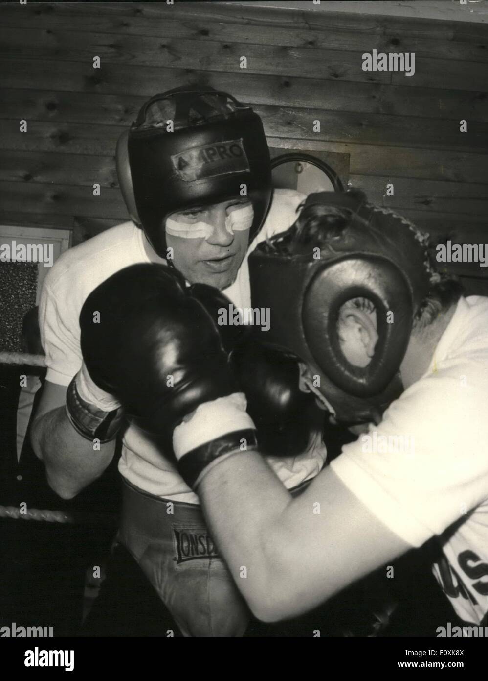 Mar. 03, 1967 - BILLY WALKER TRAINS FOR MILDENBERGER FIGHT. BILLY WALKER, WAS TRAINING TODAY AT FOBBING, NEAR PITSEA, ESSEX, FOR HIS EUROPEAN HEAVYWEIGHT TITTLE FIGHT AGAINST KARL MILDENBERGER, AT WEMBLEY ON MARCH 21. KEYSTONE PHOTO SHOWS: BILLY WALKER pictured during a sparring spell at Fabbing today. Stock Photo