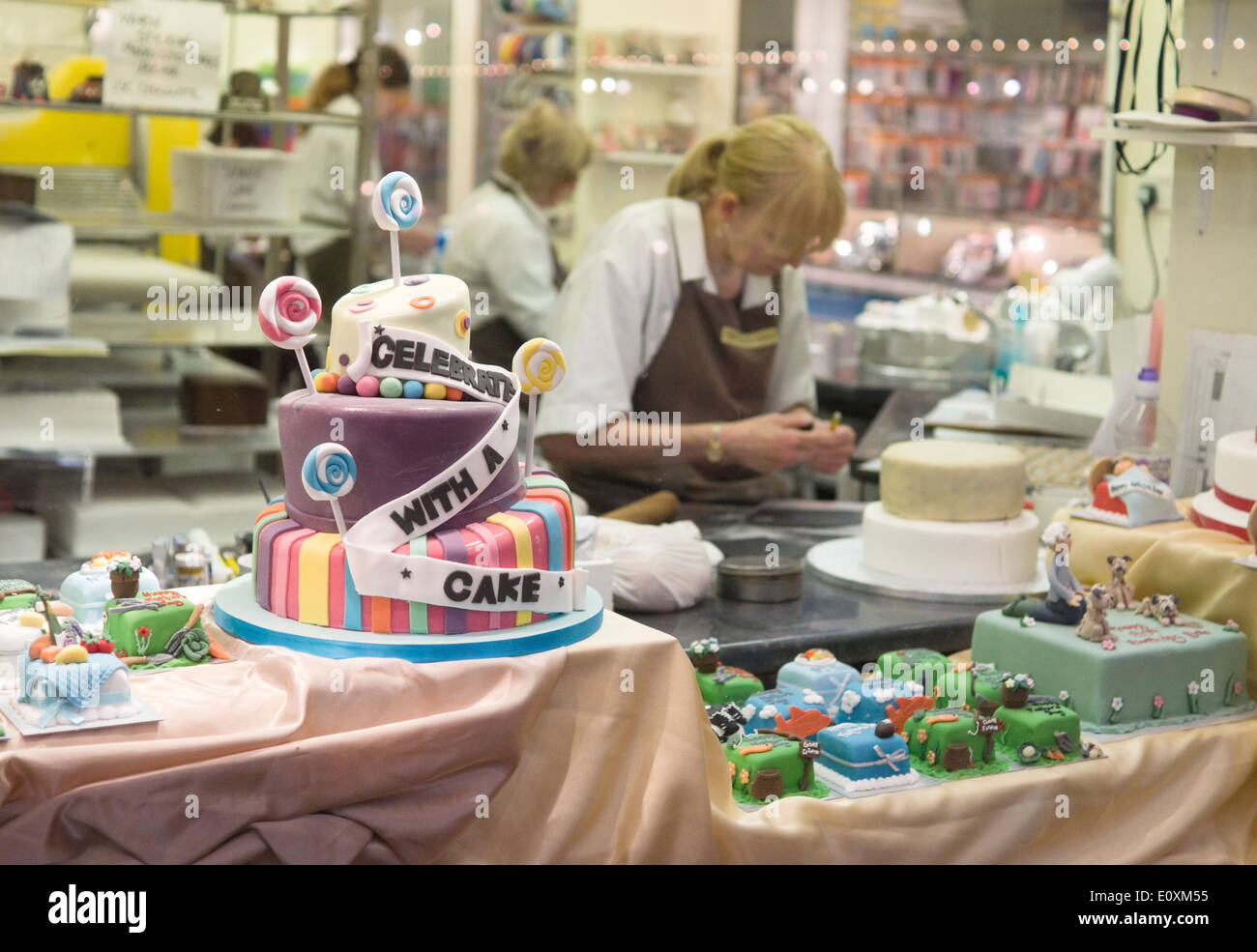 Covered market oxford cakes hires stock photography and images Alamy