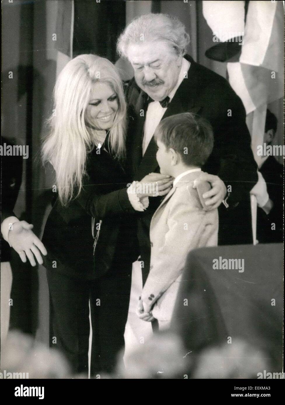 May 13, 1967 - Brigitte Bardot, and one of the most well-known actors, Michel Simon, were the unexpected guests at the closing night of the 20th Cannes Film Festival. Even though neither one of them participated in the Festival, they received the most applause.The arrival of Brigitte Bardot, ravishing in her black smoking jacket, signified that she had reconciled with Cannes. As for Michel Simon, the Festival decided to give him a gold medal in honor of his career Stock Photo