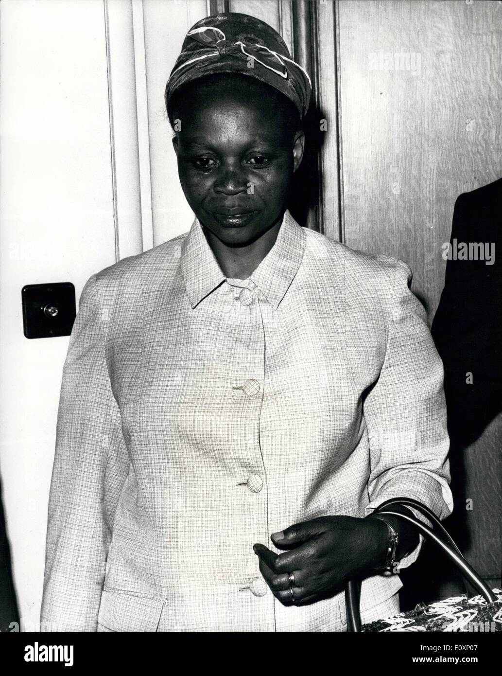 Jul. 05, 1967 - 5-7-67 Tshombe war in Congo. Mrs. Tshombe in Paris. Katanga province troops, loyal to former Premier Moise Tsohombe, have revolted against the government of President Joseph Mobutu and captured the town of Bukava, diplomatic reports said today. Tshombe was kidnapped at gunpoint last Saturday while flying to Ibiza from Majorea. His plane was diverted to Algiers and he has been held there since. Today, Mrs. Tshombe arrived in Paris today from Brussels, to confer with her husband's lawyer, M. Rene Floriot. Keystone Photo Shows: Mrs. Tshombe pictured in Paris today. Stock Photo