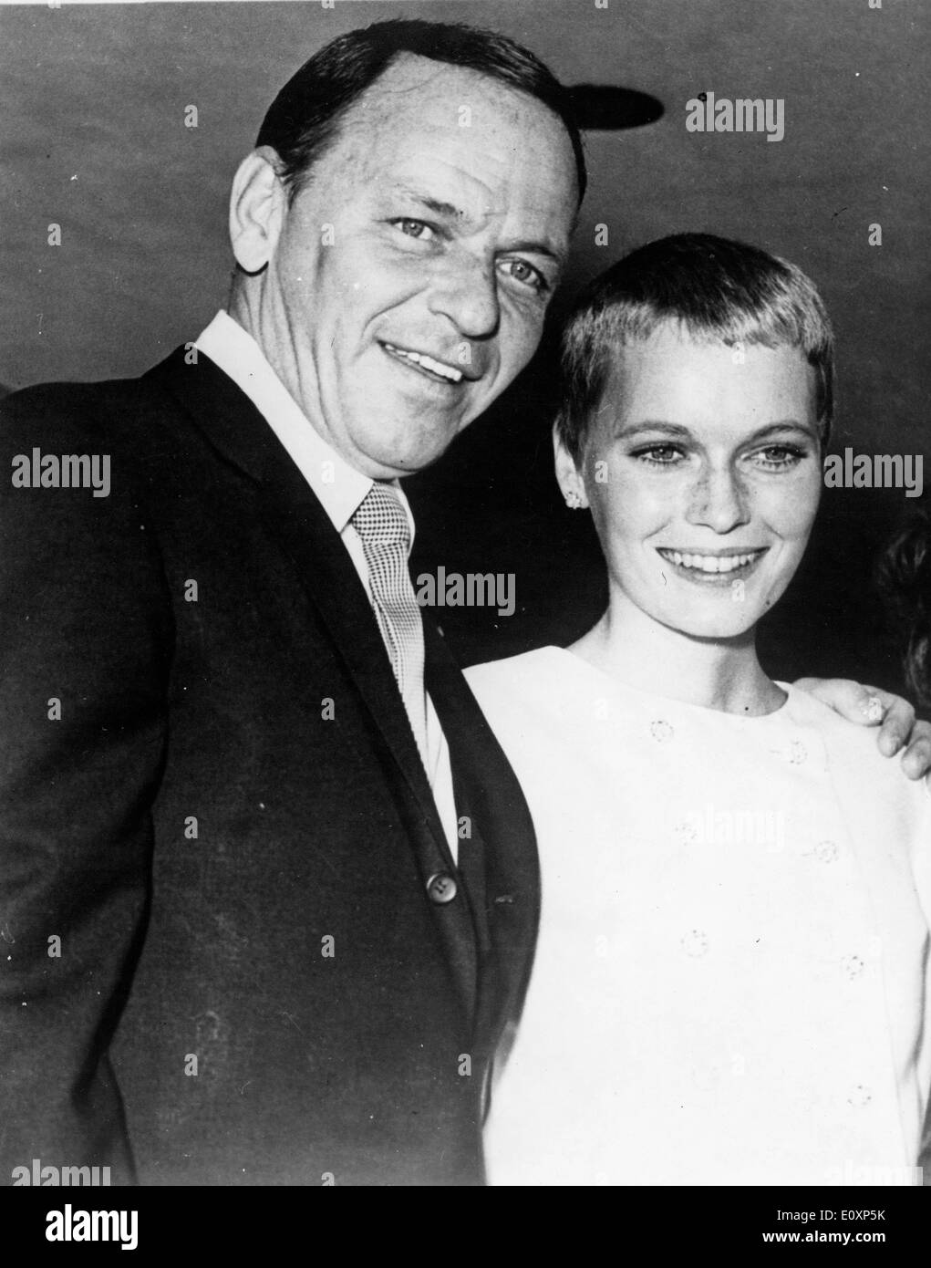Frank Sinatra and Mia Farrow at their wedding in Vegas Stock Photo