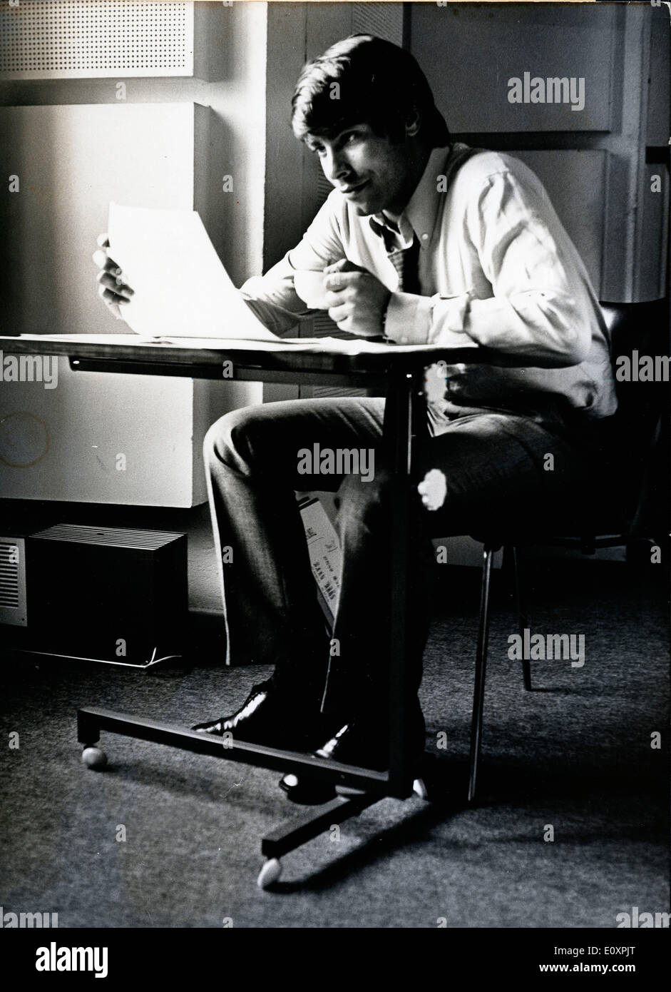 Singer Roy Black at a desk at his studio Stock Photo
