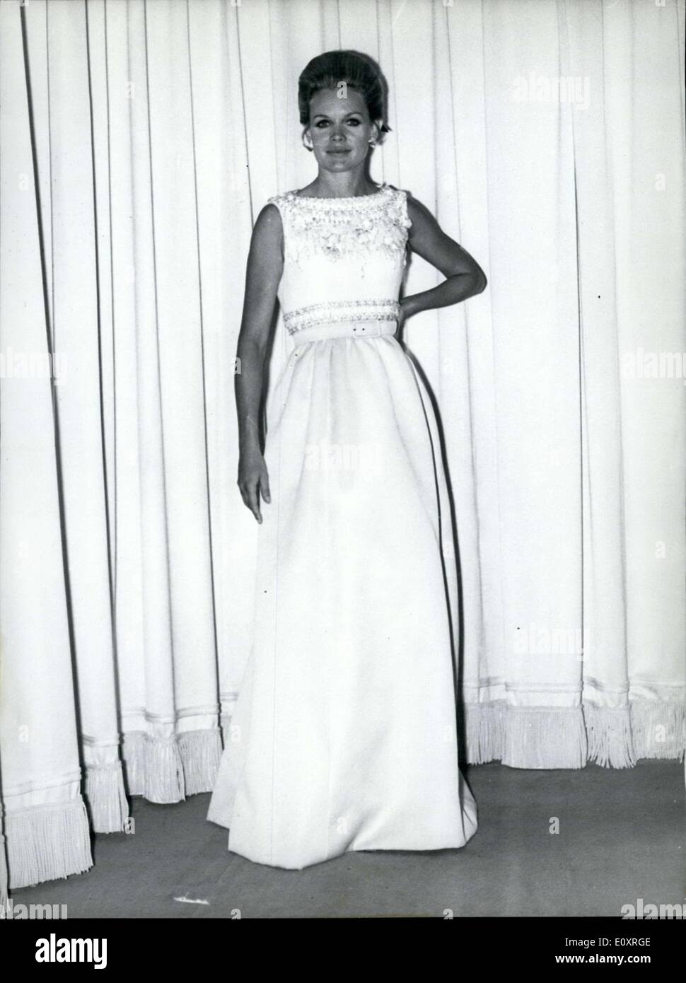 1960s Miss K Embroidered White Cotton Dress