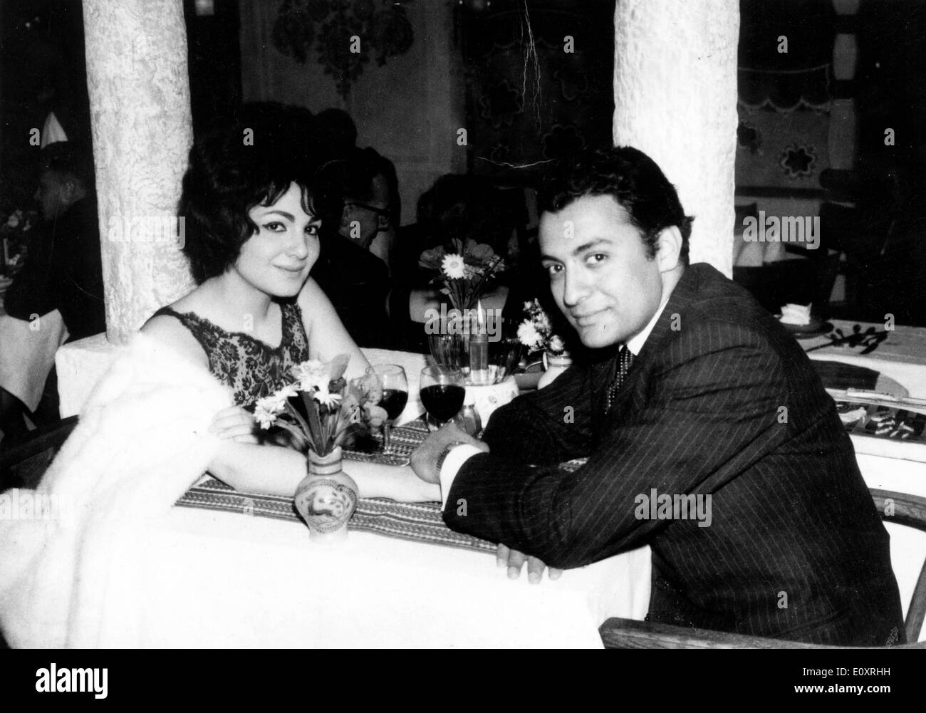 Teresa Stratas and fiancé Zubin Mehta dining at a restaurant Stock Photo
