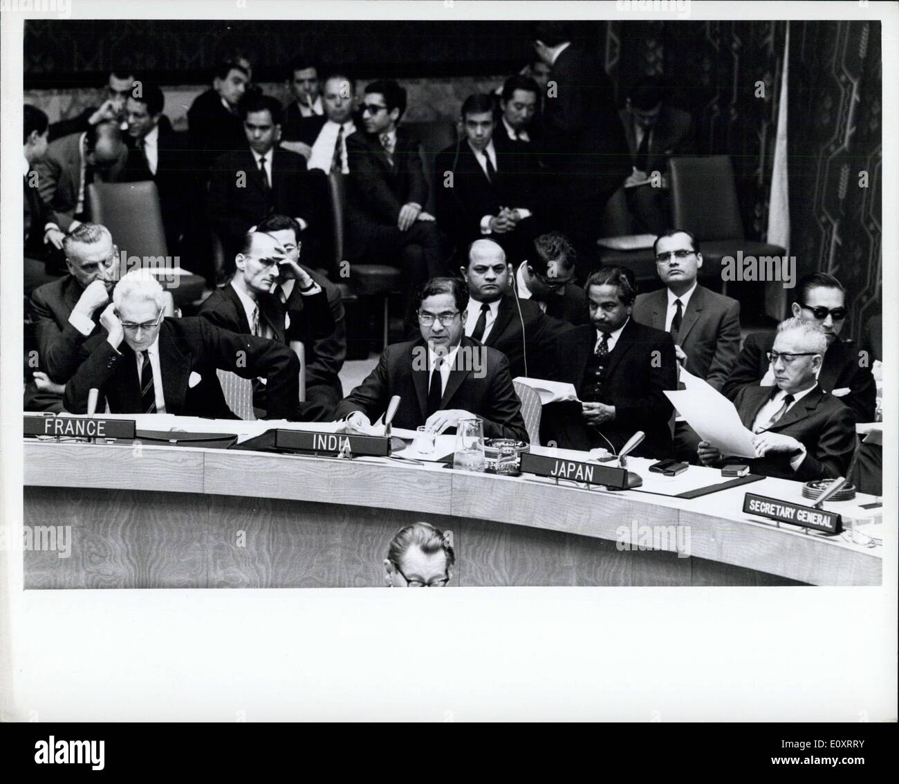 Nov. 09, 1967 - Security Council hears 12 statements on Middle East, receives two drafts resolutions ? United Nations, New York, 9-10 November 1967 The Security Council, in a meeting beginning in the afternoon of Thursday, 9 November, and ending early Friday, 10 November, discussed the situation in the Middle East at the request of the United Arab Republic, and heard statements by the United Arab Republic, India, Nigeria, Soviet Union, United Kingdom, United States, Ethiopia, Canada, Denmark, France, Japan and Argentina. Two draft resolutions were introduced Stock Photo