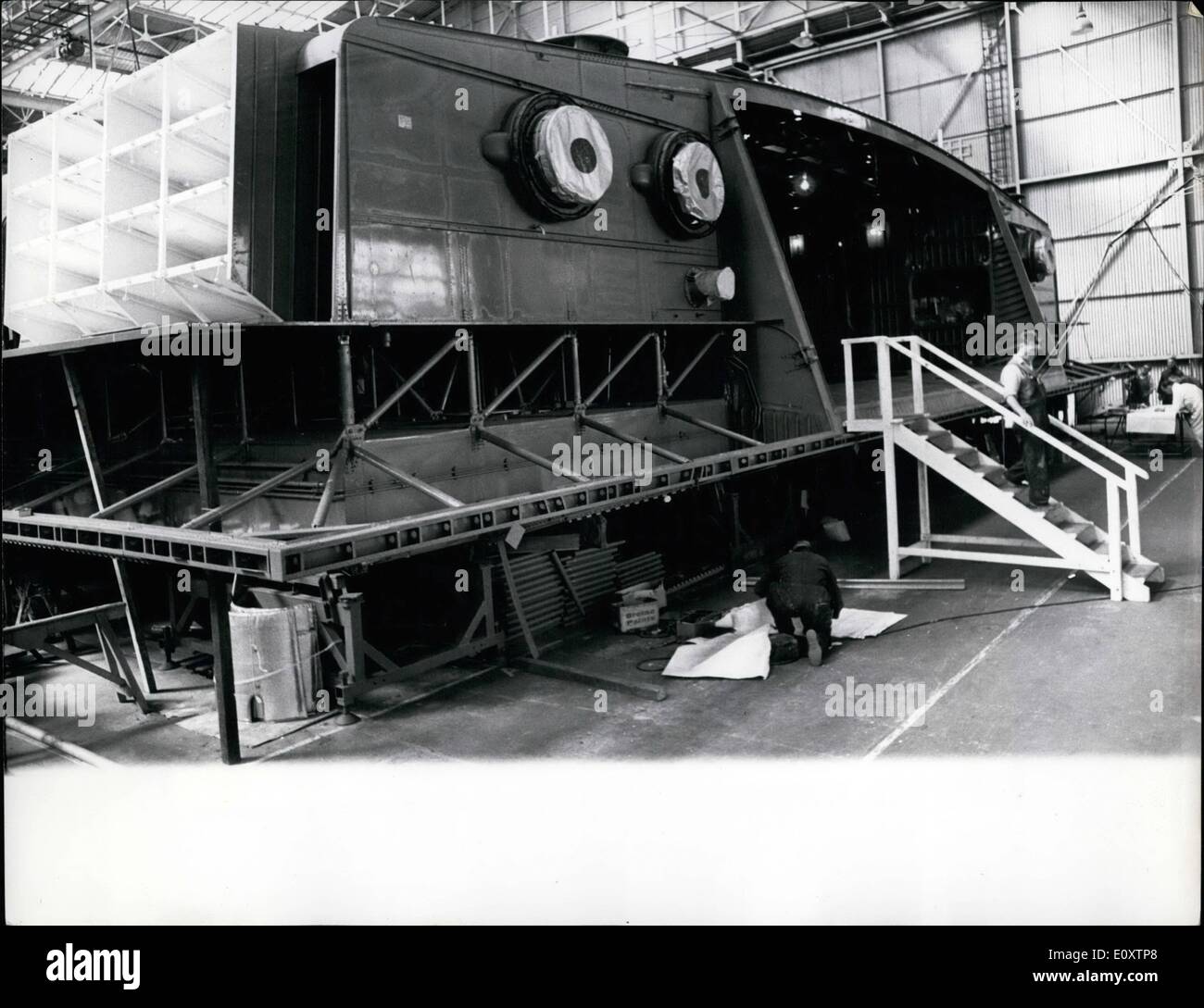 Sep 09 1967 A Giant Hovercraft Nears Completion Four 165 Ton Stock Photo Alamy Sep 09 1967 A Giant Hovercraft Nears Completion Four 165 Ton Stock Photo Alamy
