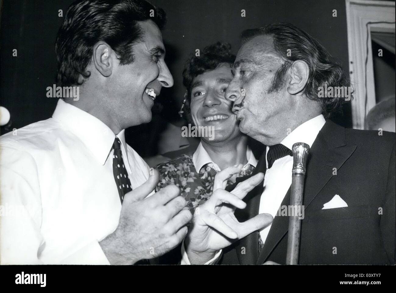 Nov. 17, 1967 - Leon Zitrone, Sylvie Vartan, Salvador Dali, Francis Blanche, Antoine Attend Performance Stock Photo