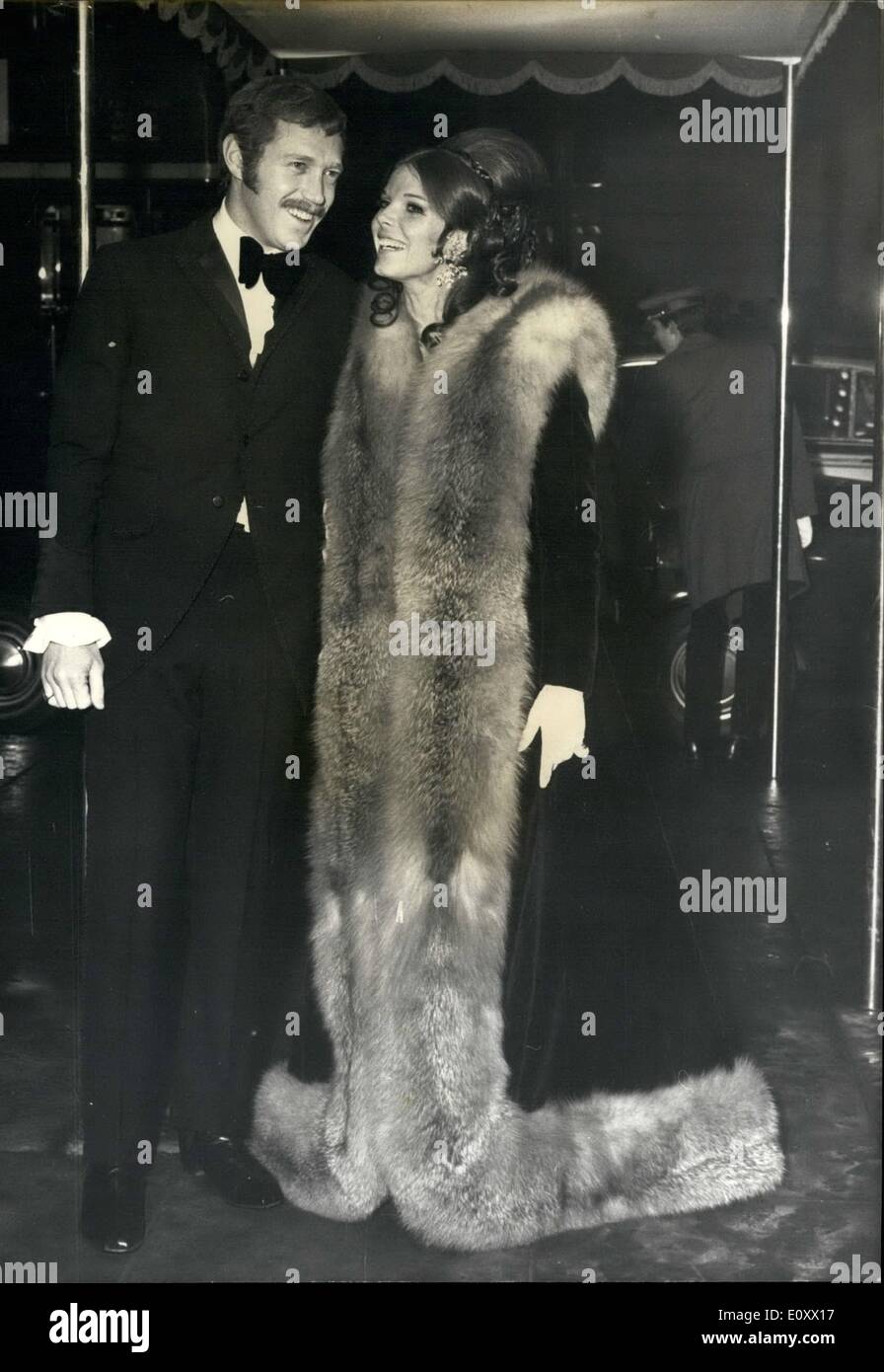 Dec. 12, 1967 - Premiere of the Film ''Doctor Dolittle''.: H.M. The Queen last night attended the premiere of the film ''Doctor Stock Photo