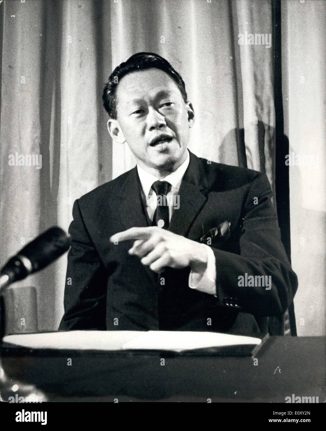 Jan. 17, 1968 - 17.1.68 Singapore&rsquo;s Premier holds press conference. Mr