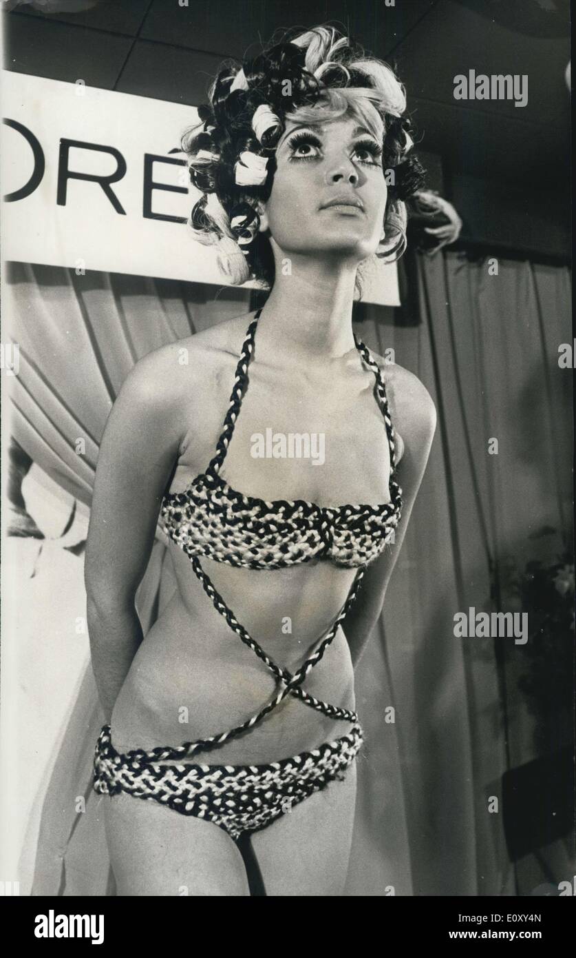 Tiny bikini hi-res stock photography and images - Alamy