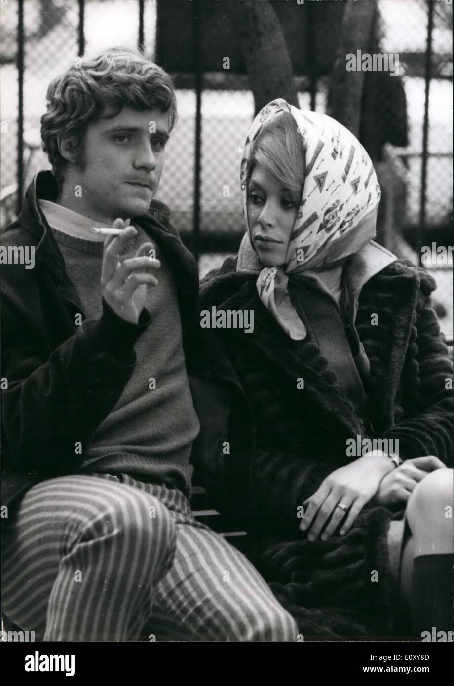 Apr. 04, 1968 - Mireille Darc Costar with Italian actor Carlo Di Meo in ''Summit'': Mireille Darc, the famous French actress,co-star with a young Italian actor Carlo Di Meo in'' summit'', a film now in the making in Paris.Young Carlo is the son of the well-known Italian actress Alida Vali. Photo shows Mireille Darc pictured with Carlo Di Meo in a scene of the film Stock Photo