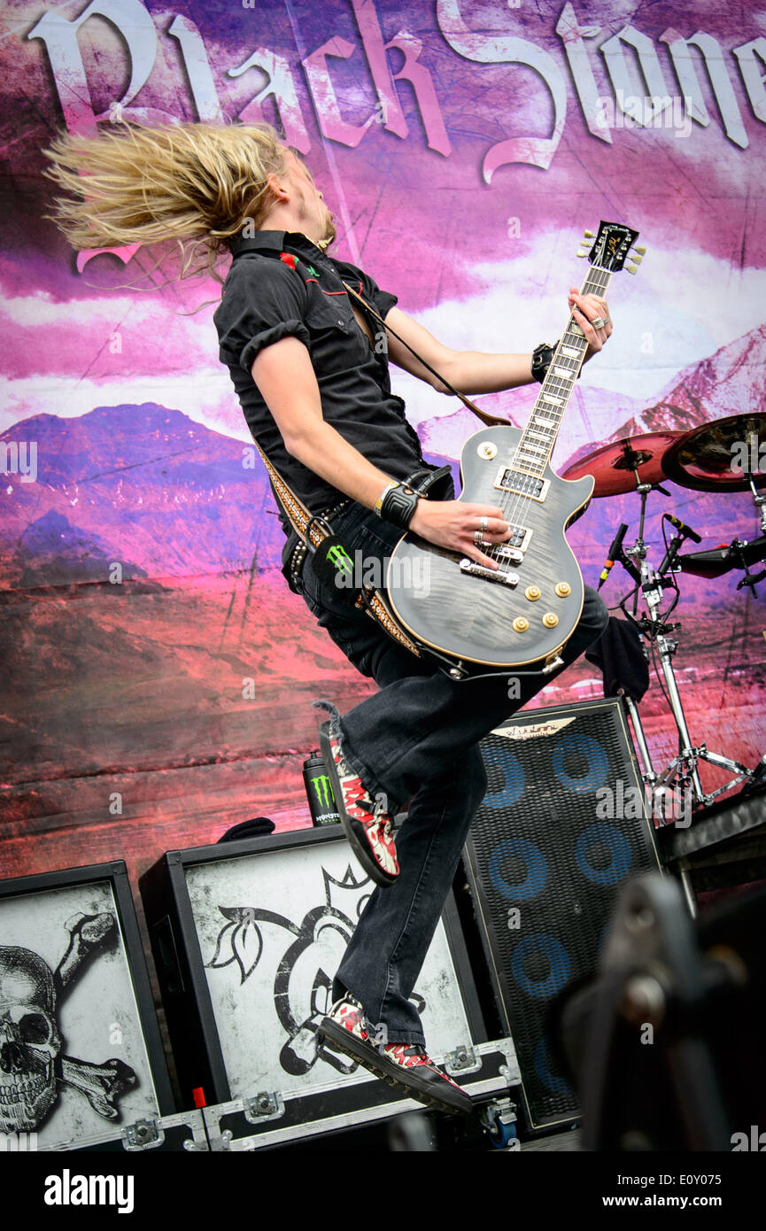 Columbus, Ohio, USA. 16th May, 2014. Guitarist YAMASHITA TORU of