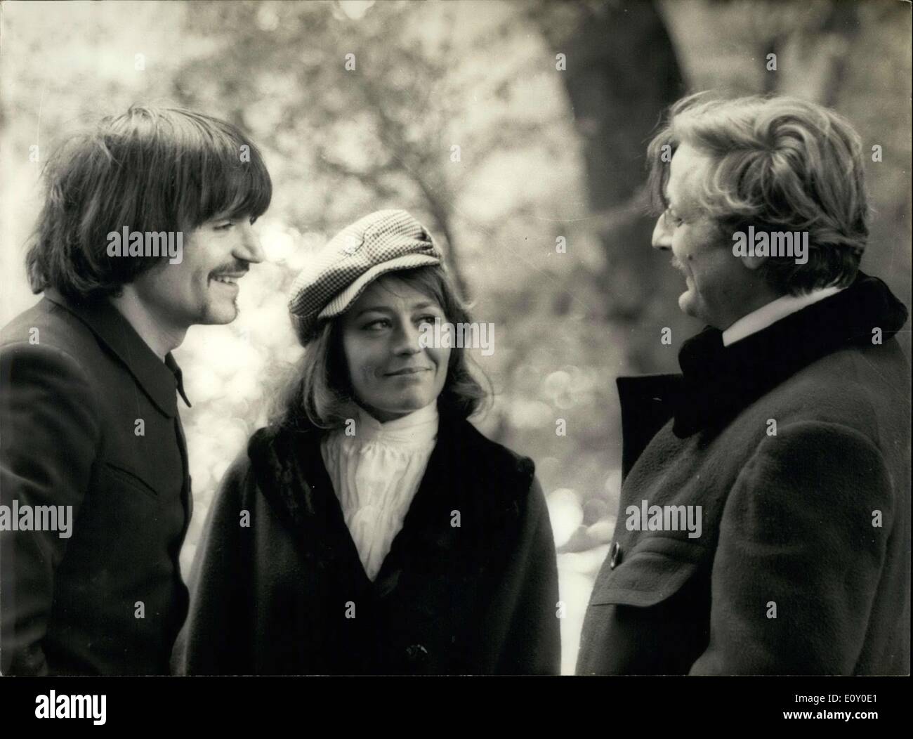 May 02, 1968 - They are filming ''The Bonnot Gang'' by Jean Fourastie on  the banks of the Marne Stock Photo - Alamy