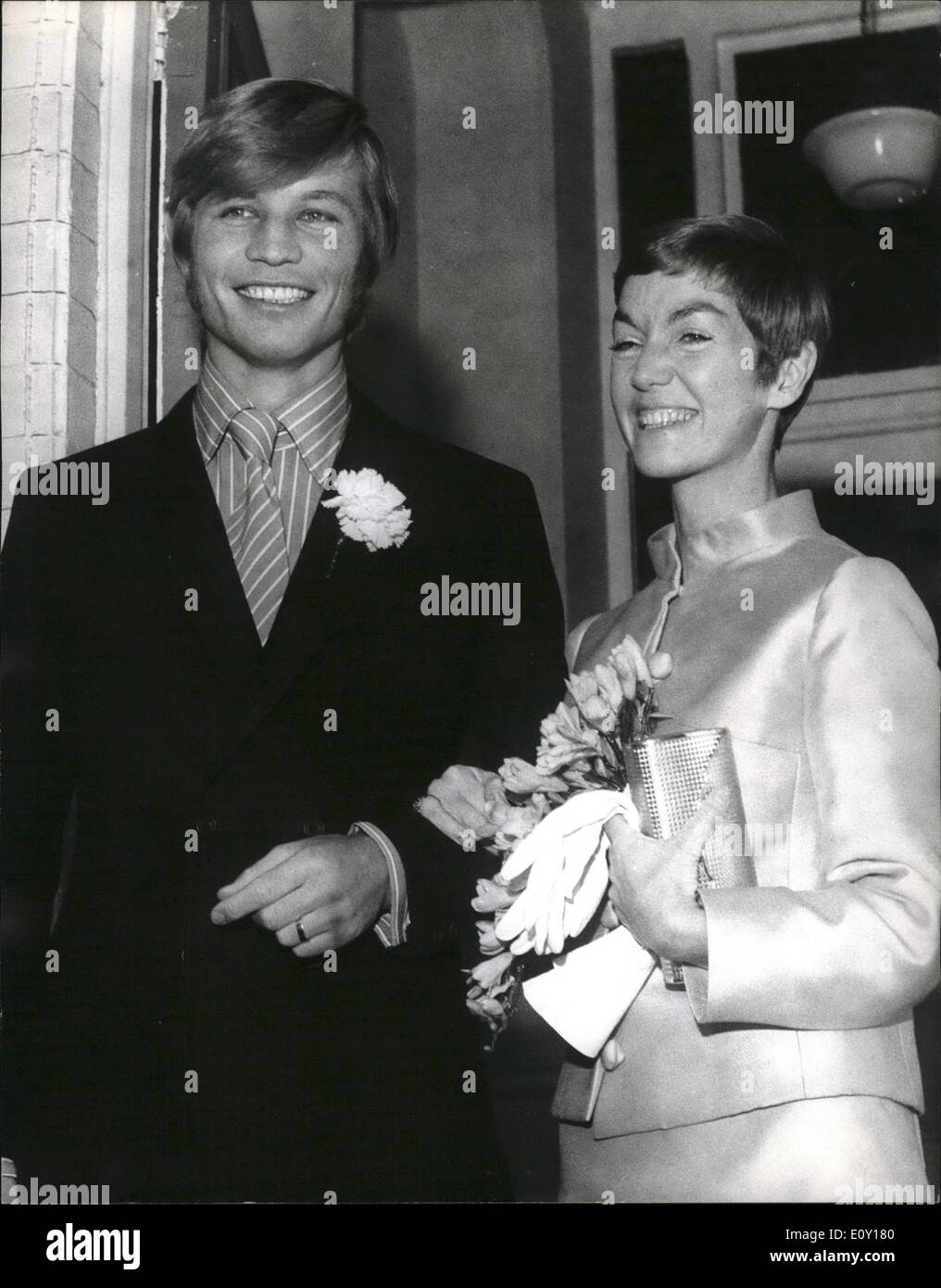 Mar. 03, 1968 - Michael York weds.: British actor, Michael York, who is 26 today married American photographer, Patricia McCallum 26 at Kensington Register Office this morning. Photo shows the bride and groom after the ceremony. Stock Photo