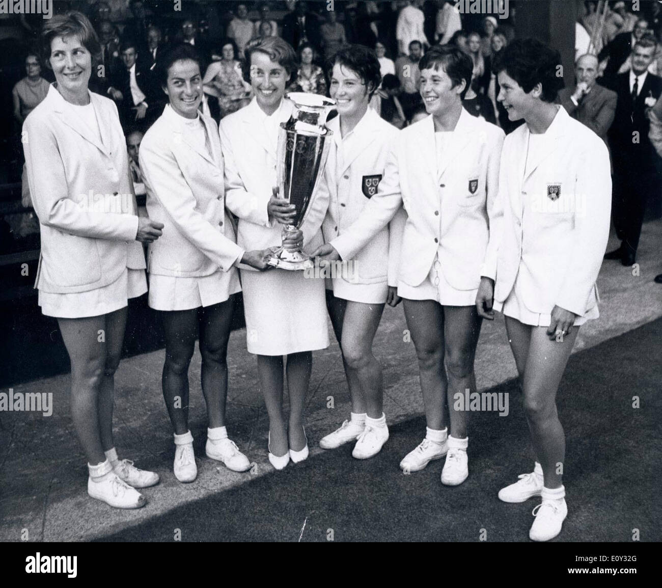 Jun 16, 1968 - London, England, United Kingdom - CHRISTINE JANES (L); VIRGINIA WADE, ANGELA BARRETT, NEIL TRUMAN, WINNE SHAW, and JOYCE WILLIAMS are the winners of the Wightman Cup at Wimbledon. Stock Photo
