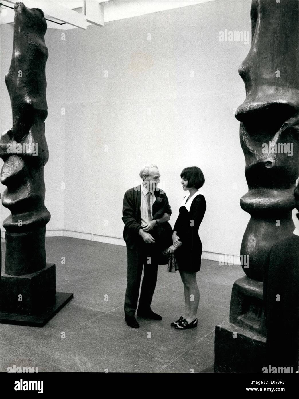 Jul. 07, 1968 - Preview of Henry Moore Exhibition at the Tate Gallery.: A preview was held this morning at the Tate Gallery, London, of the Henry Moore Exhibition which includes, Carvings, Bronzes and Drawings. It will be on show from the 17th July until Sunday 22nd September. Photo shows Henry Moore and his daughter Mary pictured between two of his Upright motives at the Tate Gallery today. Stock Photo