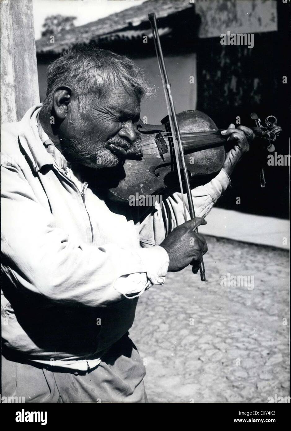 Blind musician hi-res stock photography and images - Alamy