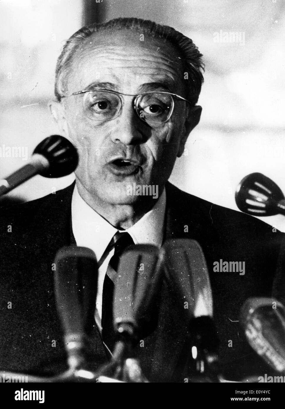 Oct 29, 1968; Paris, France; M. BERCOT president of the Citron car manufacturing company speaking at a press conference. Stock Photo