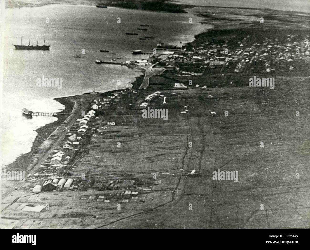 Nov. 11, 1968 - Lord Chalfont at Falkland Islands: Again the Falkland Islands are on the News. Lord Chalton is actualy there and later will visit Argentina's Foreign Minister with regards on the future of the islands on which Argentina legal Sovereign rights and Great Britain proposes future elections of the islanders to decide. Here is an airview taken by a previous ''invasion'' at temp of some rightist extremists scalled ''grupo Condor'' who highjacked and argon line passenger plane and obliged it to descent at Port Stanley, Falkland Islands Stock Photo