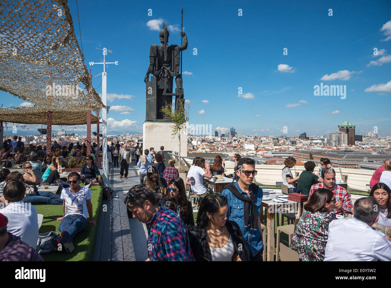 The rooftop cafe bar of the Circulo de Bellas Artes, with its statue of Minerva, Central Madrid, Spain Stock Photo