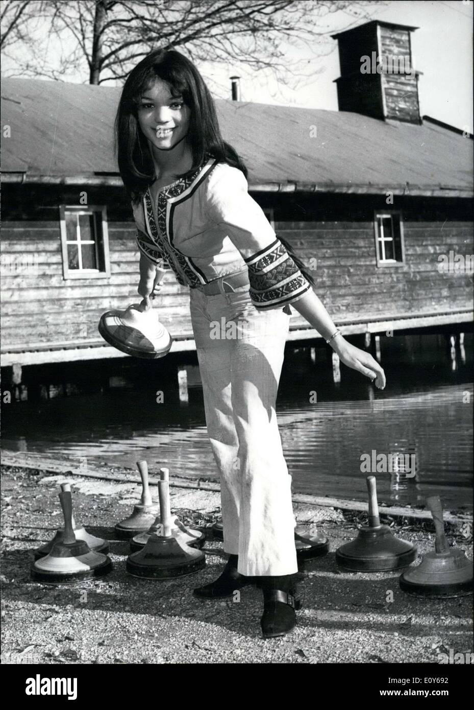 Dec. 10, 1968 - Lyvia Bauer waits on the beginning of the curling