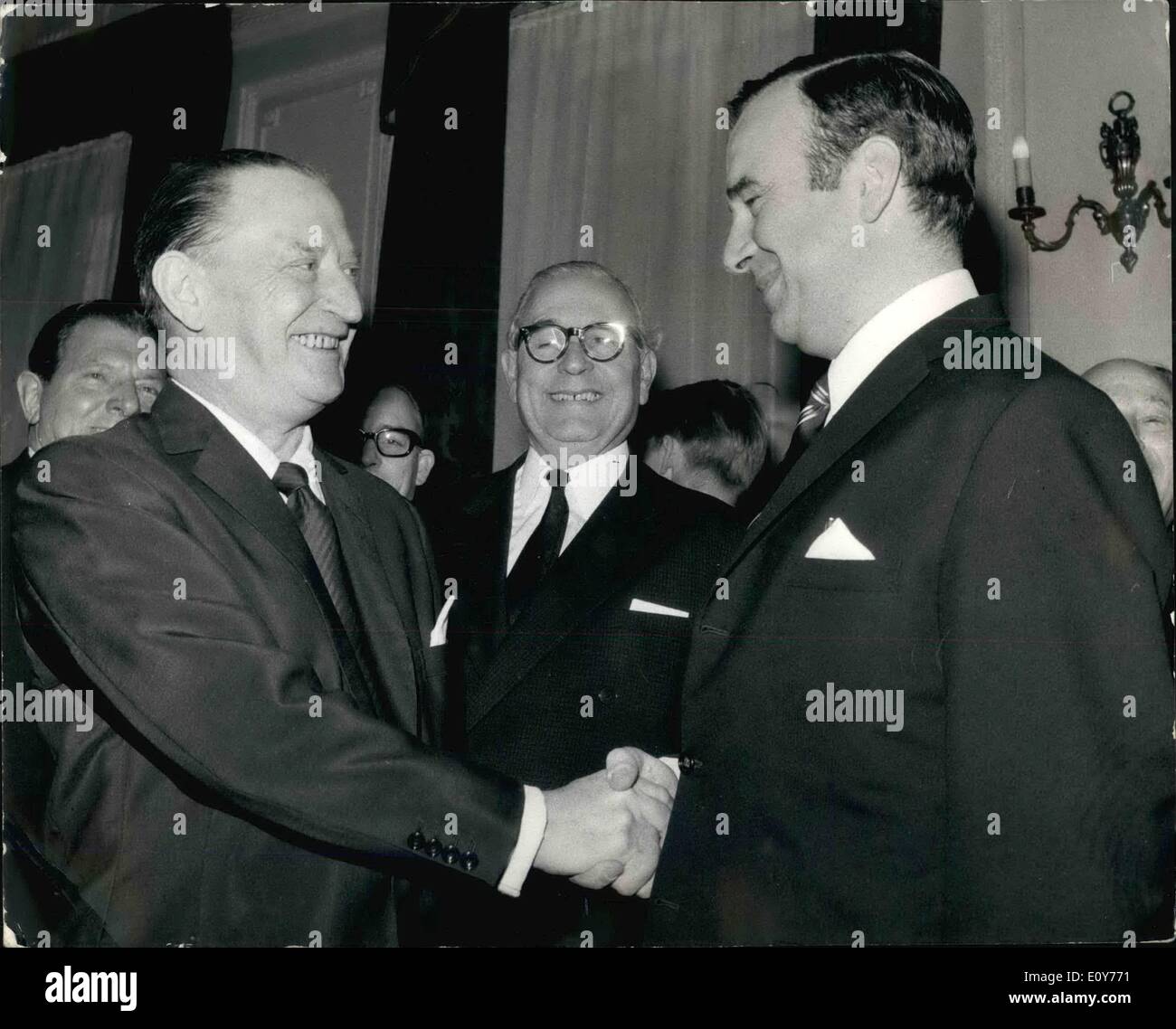 Jan. 01, 1969 - News of the World takeover bid shareholders meeting: Mr. Robert Maxwell (Pergamon Press) and Mr. Rupert Murdoch Stock Photo