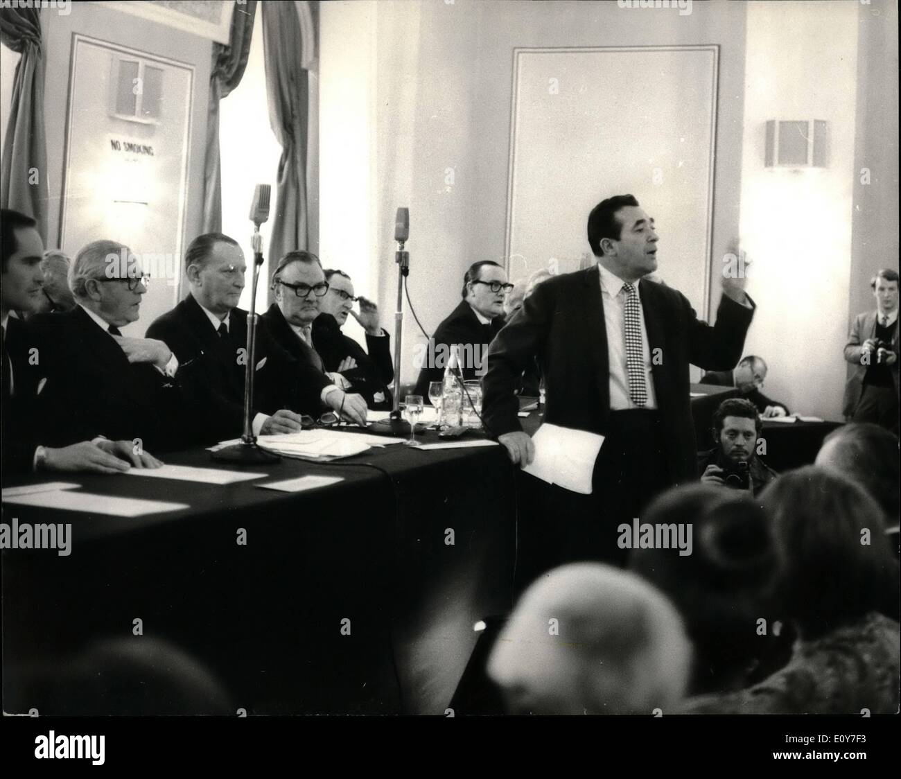 Jan. 01, 1969 - NEWS OF THE WORLD TAKEOVER. SHAREHOLDERS MEETING. MR. ROBERT MAXWELL Pergamen Press and MR, Rupert Murdoch New Stock Photo