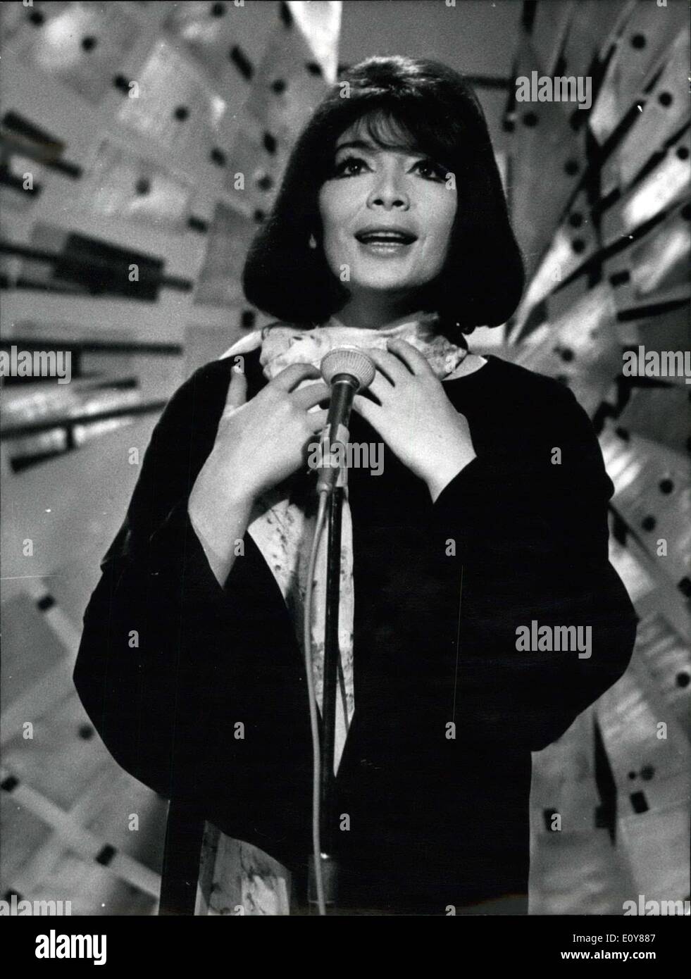 Jan. 20, 1969 - Juliette Greco In Jacques Chazot T.V. Show: Juliette Greco, the famous French singer will be one of the star performers in the T.V. show staged by the dancer producer Jacques Chazot. Photo shows Juliette Greco Rehearsing for the show. Stock Photo