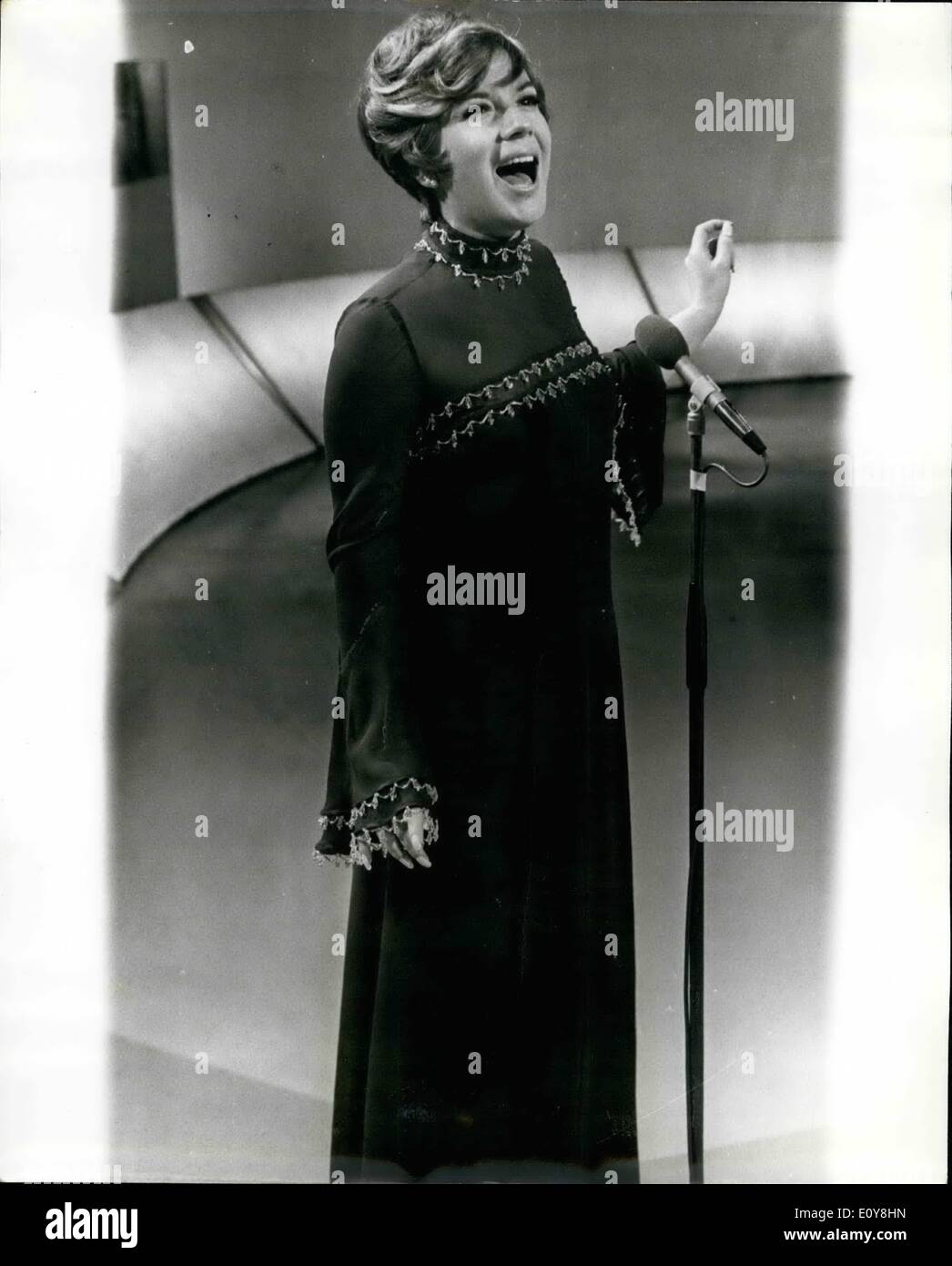 Vikki carr hi-res stock photography and images - Alamy