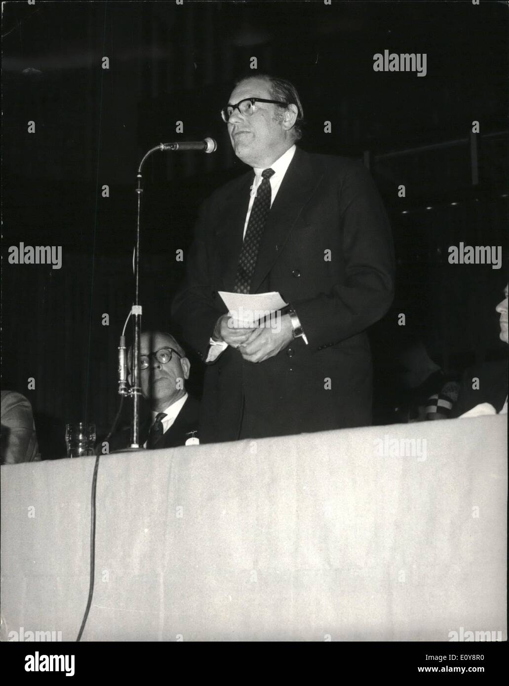 May 05, 1969 - Conservative women's conference: the conservative women's conference opened today at the festival hall, London. photo shows Mr. Reginald Maudling seen speaking at the meeting today. Stock Photo