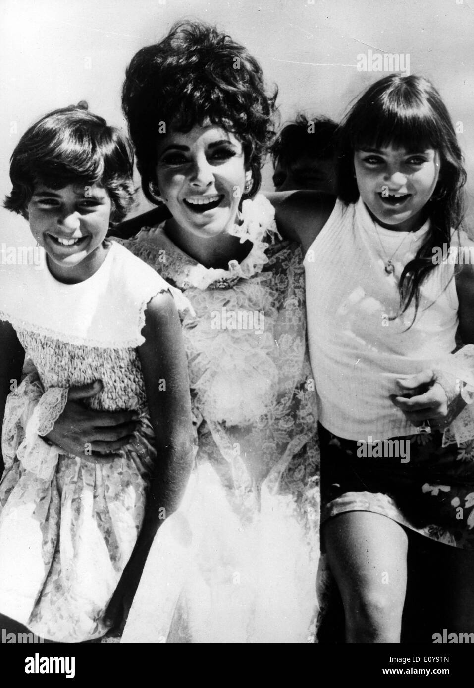 Actress Elizabeth Taylor with her daughters Stock Photo