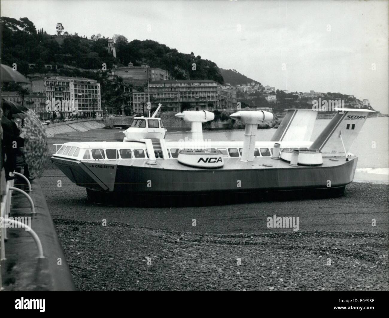 May 05 1969 This Is The First French Naviplane Hovercraft The First French Naviplane Has Just Made His First Trip On The French Riviera O P S The Naviplane 300 On Water Stock Photo Alamy
