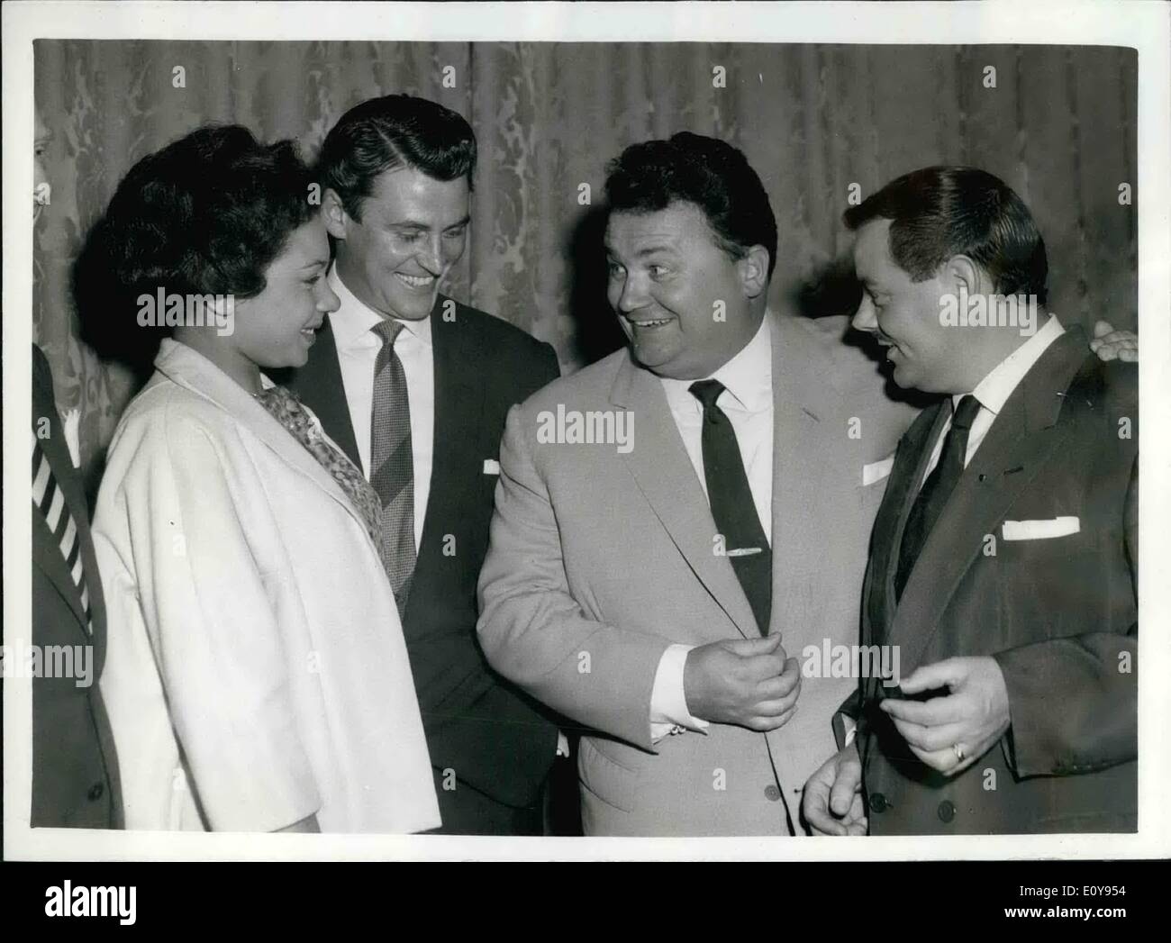 May 13, 1969 - 13-5-59 Record personalities at Variety Club Luncheon. Top recording singers, conductors, instrumentalists and disc jockeys were guests of honour at the Variety Club of Great Britain's third annual Golden Disc luncheon at the Dorchester today. Keystone Photo Shows: Pictured at the luncheon today are (L to R) Shirley Bassey, Russ Conway, Harry Secombe and Eddie Calvert. Stock Photo
