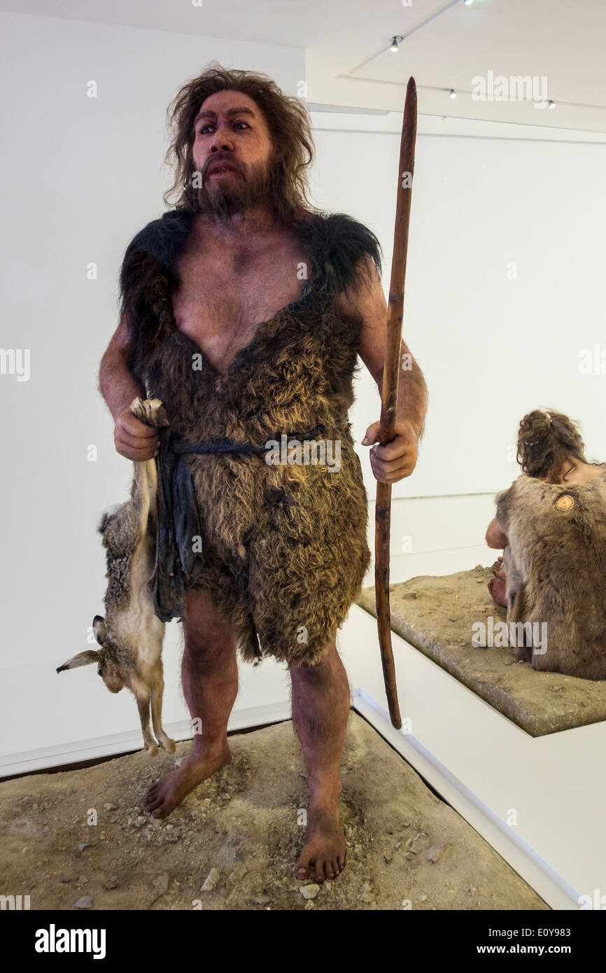 Neanderthal man at the Pôle International de la Préhistoire, Les Eyzies-de-Tayac-Sireuil, Les Eyzies de Tayac, Dordogne, France Stock Photo