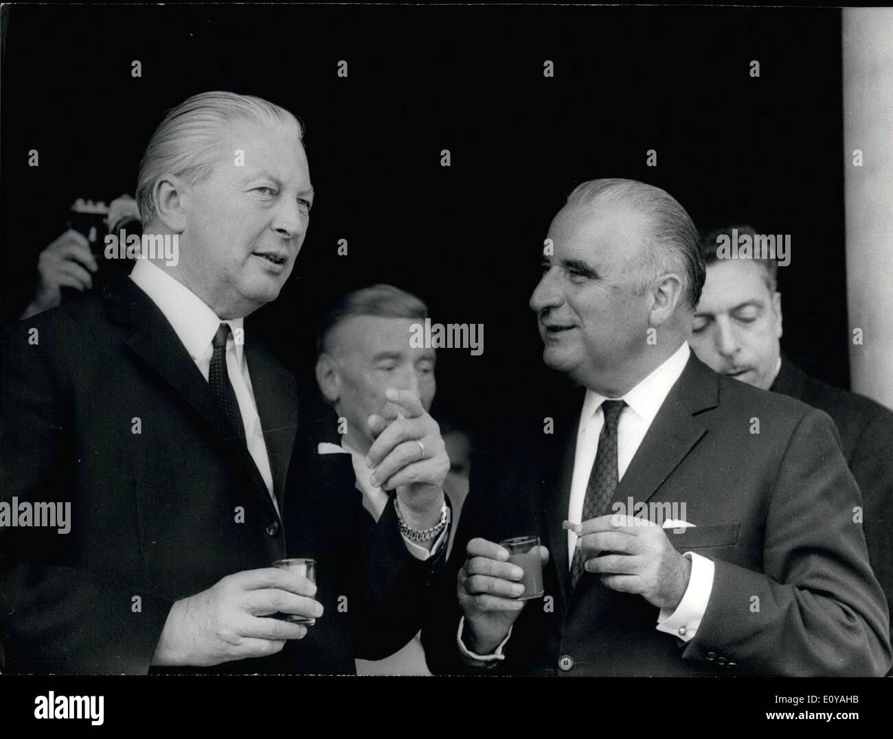 Sep. 10, 1969 - Germany's Chancellor Kiesinger Welcomes George Pompidou to Bonn APRESS Stock Photo