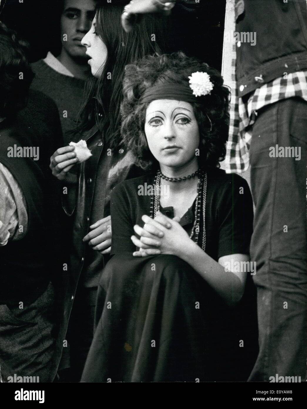 Sep. 20, 1969 - September 20th, 1969 Hippy squatters ask students to support them in their siege at 144 Piccadilly. Hippy squatters who have occupied a mansion at 144 Piccadilly for the past five days sent out a call last night for students all over London to make the 100-room home and support them. Although a High Court order has been issued for them to quit the building, all attempts to remove them have failed. Photo Shows: A girl member of the hippy squatters at 144 Piccadilly. Stock Photo