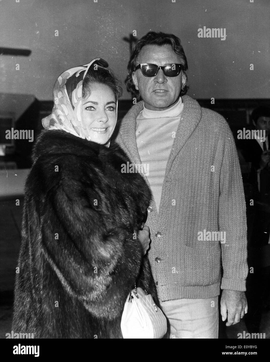 Actress Elizabeth Taylor with husband Richard Burton Stock Photo