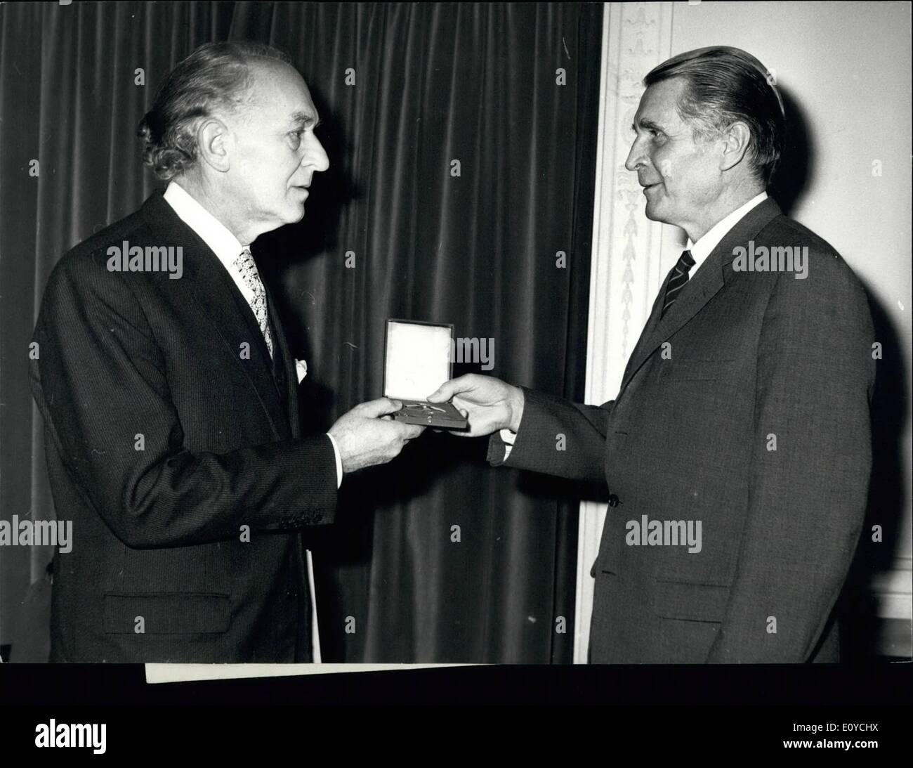 Nov. 11, 1969 - Top German Honour for British Art Critic: Dr. Josef paul Hodin, the internationally famous art critic, author and art historian, today received one of Germany's highest honours - Order of Merit (Verdienstkreuz) First Class - at a lunch time reception given by the German Embassy in Belgrave Square, London, The award, made int recognition of his contributions to the world of art and for his services in promoting anglo-German understanding, is the latest of several important honours conferred on Dr. Hodin. Others are ; Commander. Order of Merit (Italy); St Stock Photo